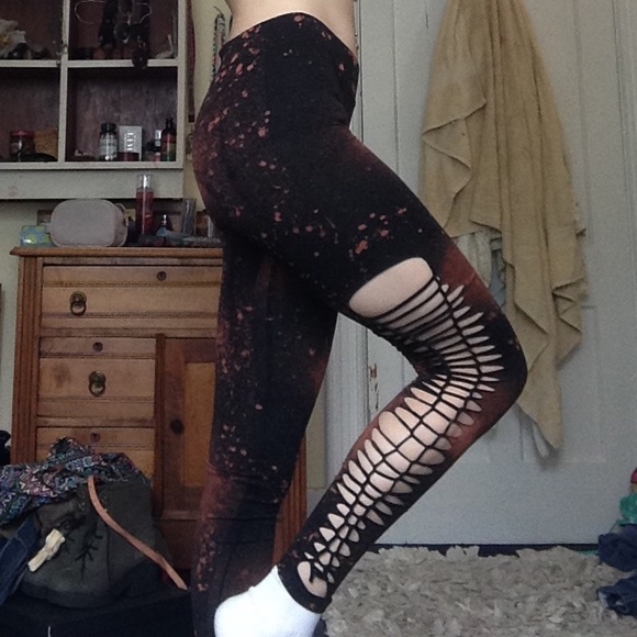 Acid wash cut out leggings (grunge)