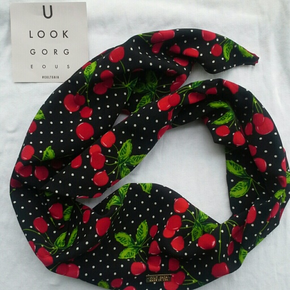 Cult Gaia black with pokadot sand cherries turban/