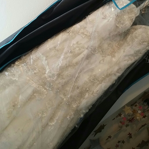 Wedding dress