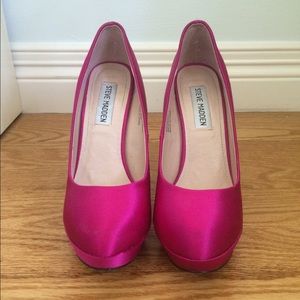 Hot pink Steve Madden pumps