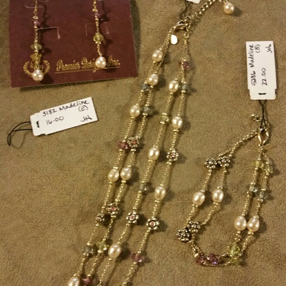Premier Designs necklace earrings and bracelet set