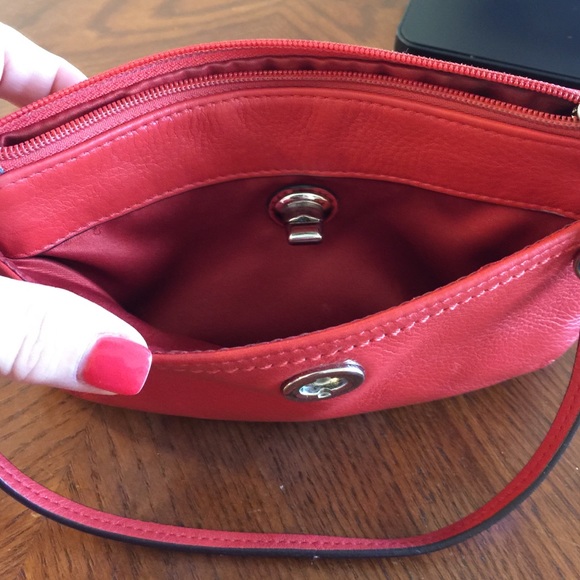 Coach Clutch - Picture 4 of 4