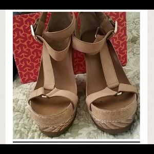 Authentic Tory burch wedges size 7