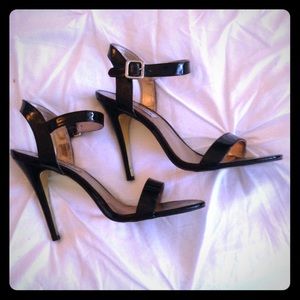Black Sandal Heals