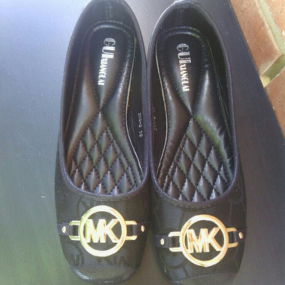 Womens flats size 6