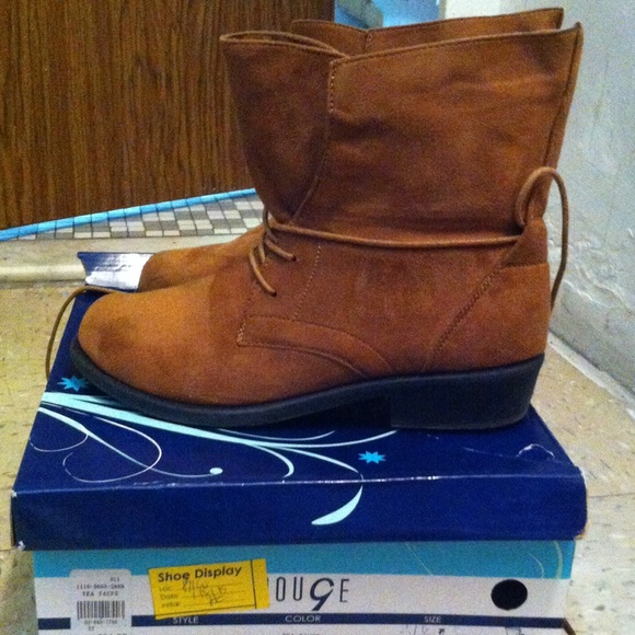 Mocassin boots