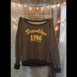 Off the shoulder Vintage sweater🌙