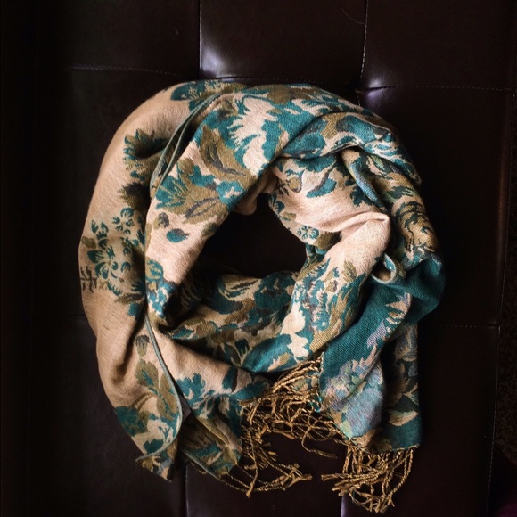 Scarf - Picture 2 of 2