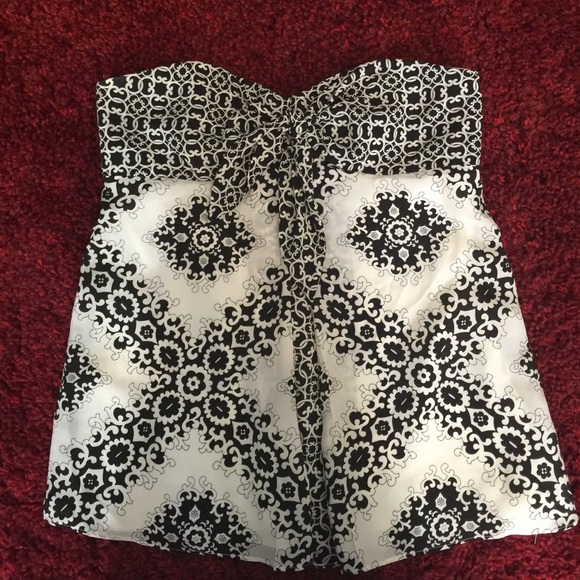 Black patterned halter top from WHBM - Picture 1 of 2