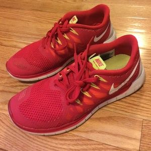 Almost new hot pink Nike Free 5.0