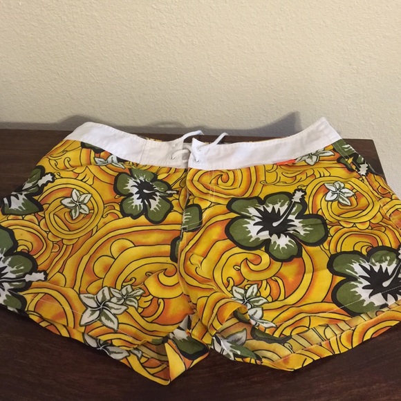 Women's board shorts