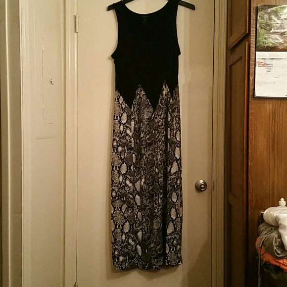 Beautiful long black and white dress