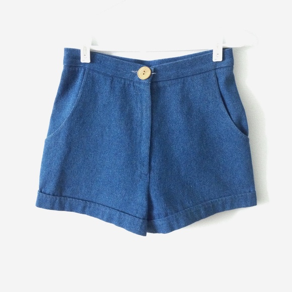 ⭐️High Waisted Denim Shorts⭐️ - Picture 2 of 4