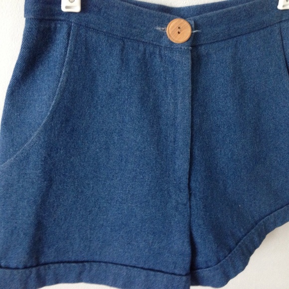 ⭐️High Waisted Denim Shorts⭐️ - Picture 4 of 4