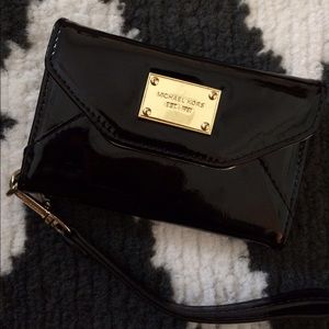 🔴SOLD🔴 Michael Kors wallet/clutch.