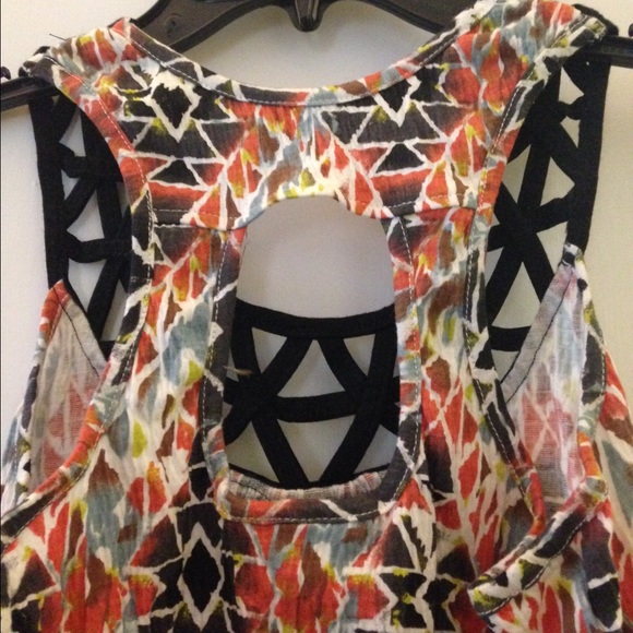 Bright Aztec Top with Cut-Out Collar - Picture 3 of 3