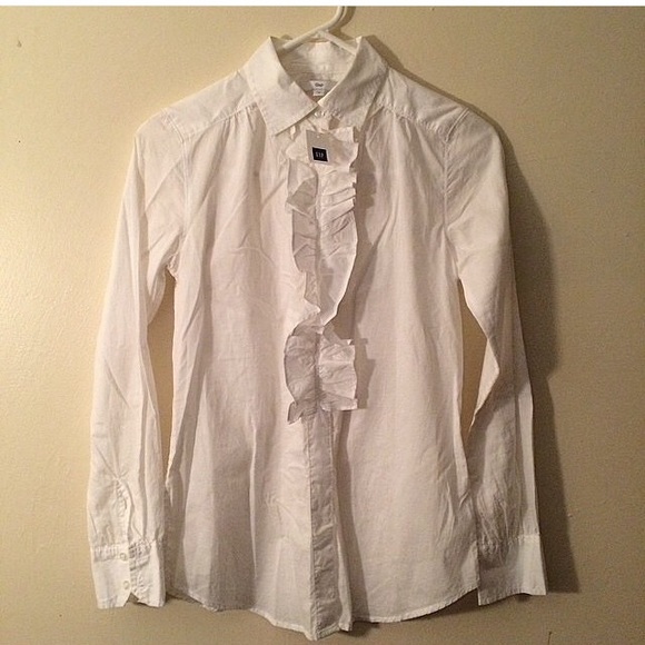 Woman's GAP button up