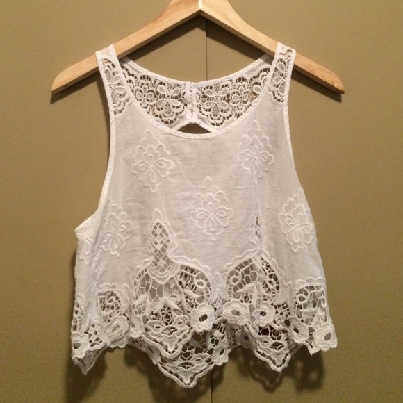 A&F flowy lace crop tank