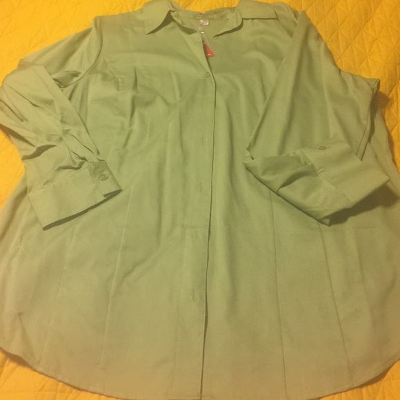18/20 soft green shirt