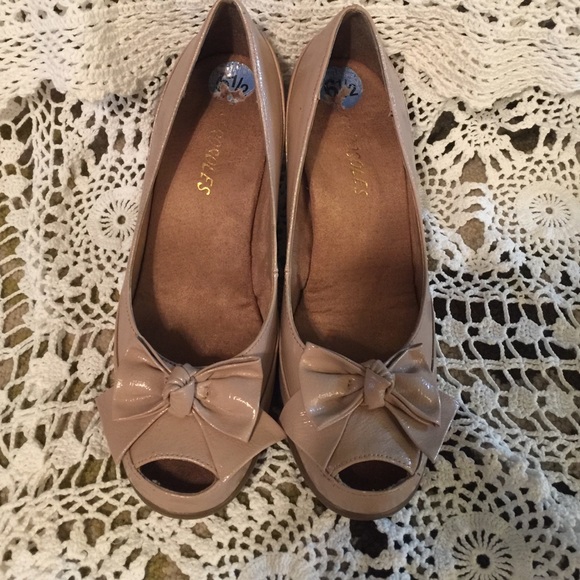 Aerosoles wedge shoe! No Trade.
