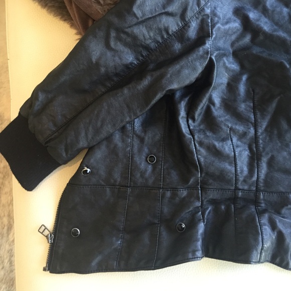 Leather jacket - Picture 3 of 4