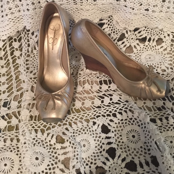 Jessica Simpson wedge! No Trade.