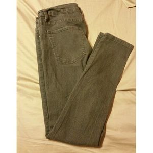 Grey, skinny jeans