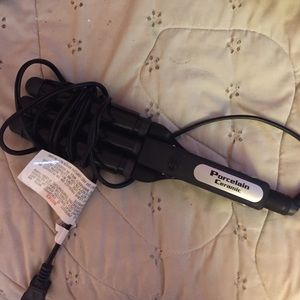 Like new porcelain ceramic waver