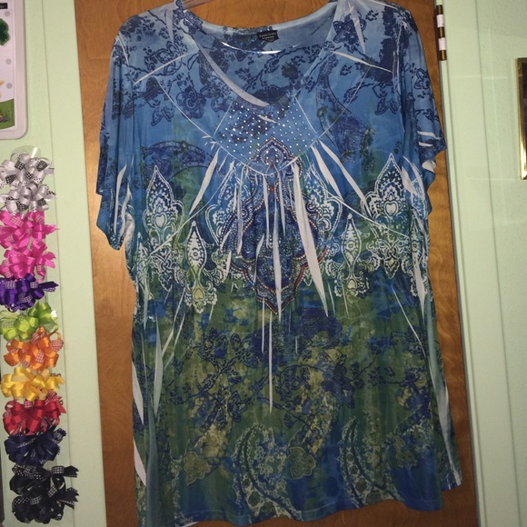 Fun blue and green embellished top 💥Sale!💥