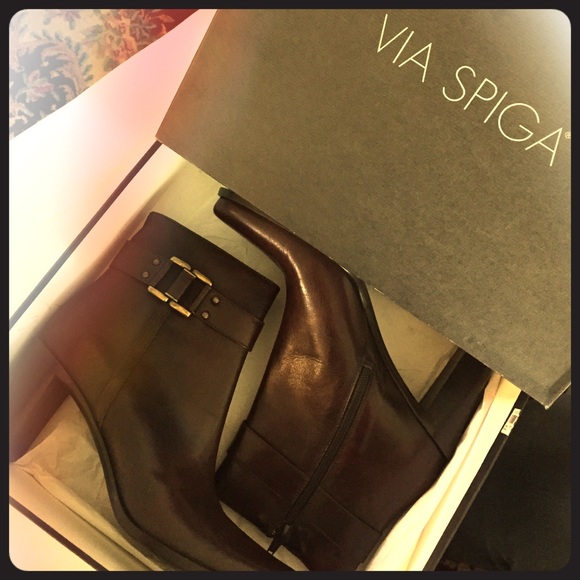 Via Spiga 8 1/2 booties in Coffee new