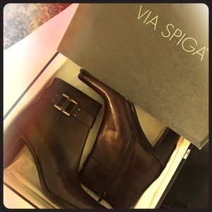 Via Spiga 8 1/2 booties in Coffee new