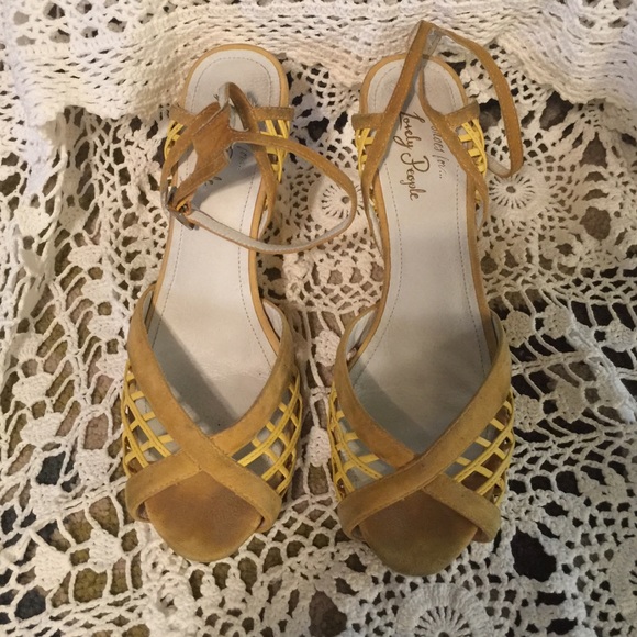 Yellow Wedge! No Trade. - Picture 2 of 4