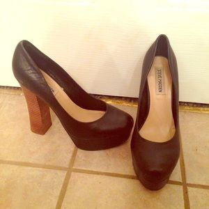 Steve Madden Black Pumps