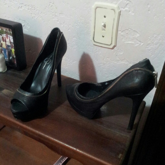 Heels - Picture 1 of 1