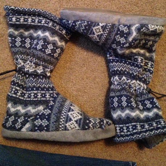 Slippers - Picture 2 of 4