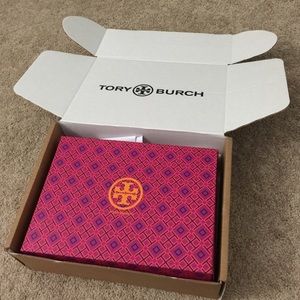 Tory Burch shoe box