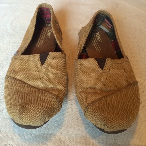 Tom's burlap shoes