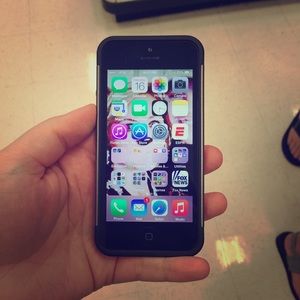 iPhone 5 Unlocked (no specific carrier required)