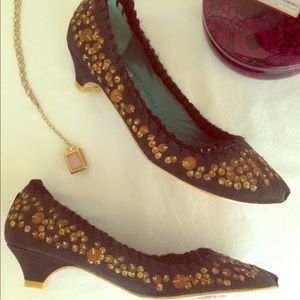 NEW Embellished navy suede pumps