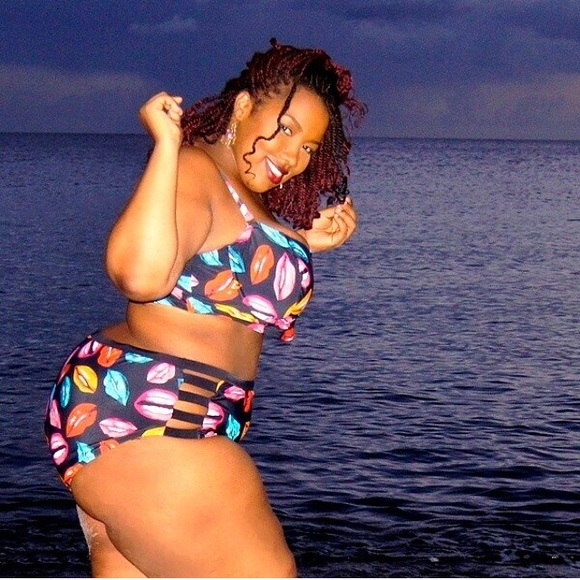 SOLD ON Ⓜ️ Swimsuits for All midkini - Picture 3 of 3