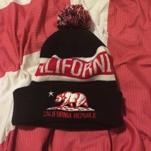 California republic Pom Pom beanie