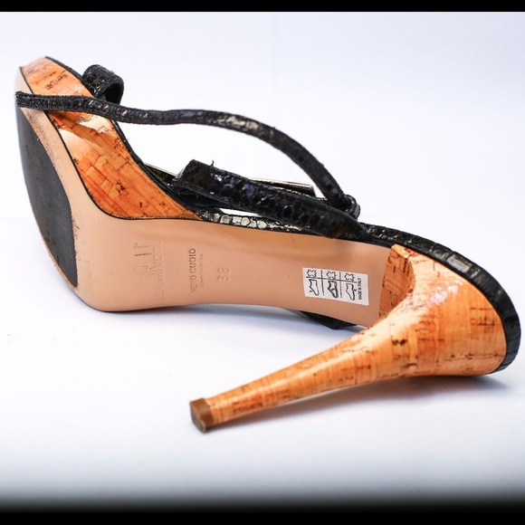 Italian Designer Left&Right Leather Heels size 38 - Picture 4 of 4