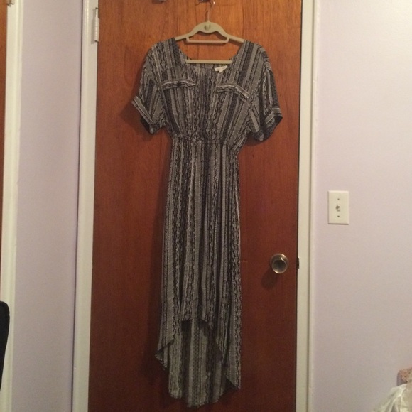 High-Low Printed Black and White Maxi Dress