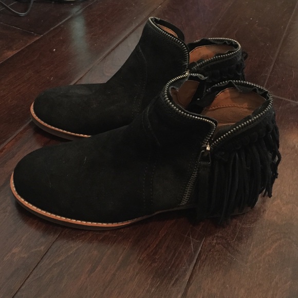 dolce vita shoes booties