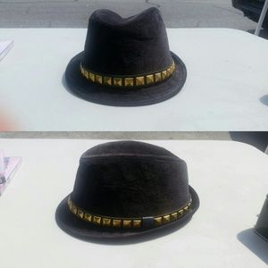 Blackish grey fadora