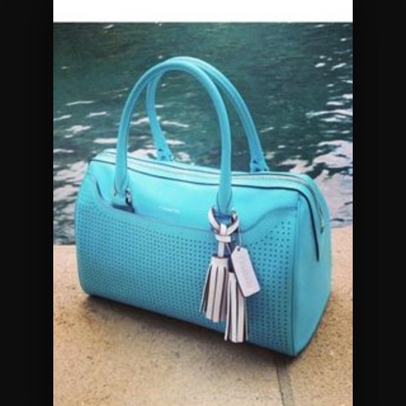Coach perforated baby blue handbag - Picture 2 of 2