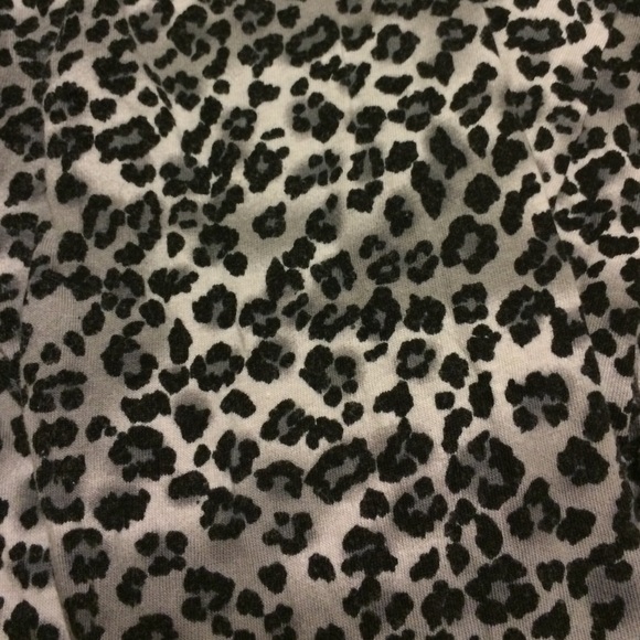 Bundle of 2 leopard leggings ‼️GIFTED‼️ - Picture 3 of 3