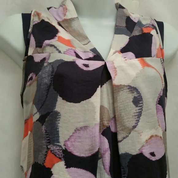 Simply Vera Vera Wang Tops - 🎀 HP 7/21 🎀 Vera Wang Beautiful Printed Pleated