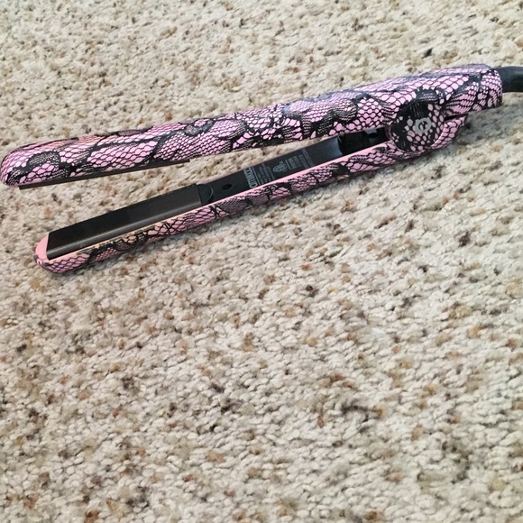 Straightener.
