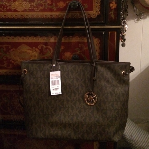 Michael Kors Jet Set Reversible Tote
